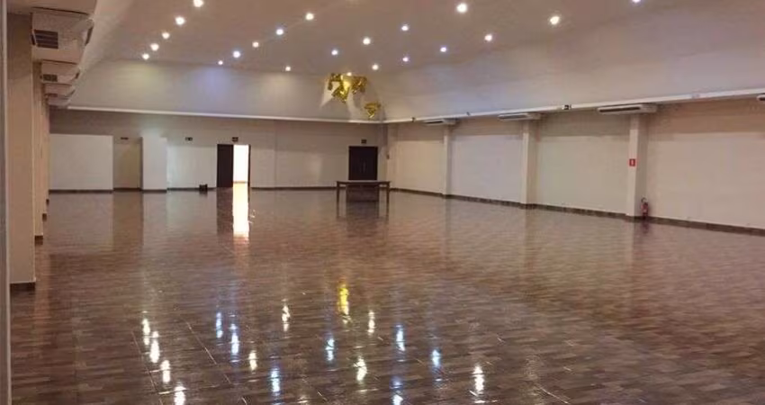 Galpão comercial em condomínio à venda na Barra Funda, São Paulo-SP: 1 banheiro, 719m² de área.