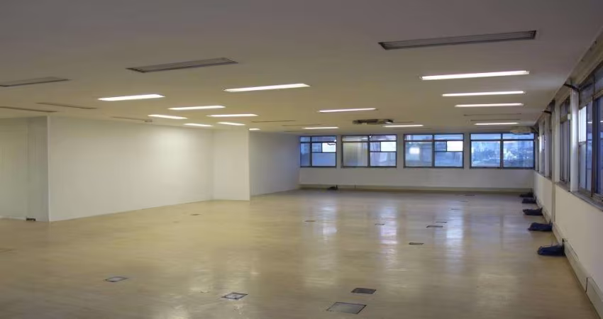 Laje Comercial de Alto Padrão à Venda em Pinheiros - São Paulo-SP: 4 Banheiros, 6 Vagas e 517m² de Área