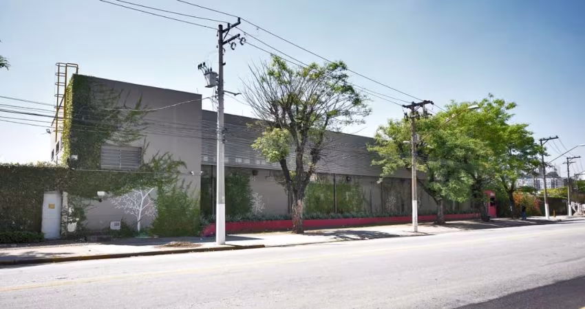 Prédio Comercial de Alto Padrão no Condomínio em São Paulo-SP, Jaguaré: 6 banheiros, 10 vagas e 1.361 m²