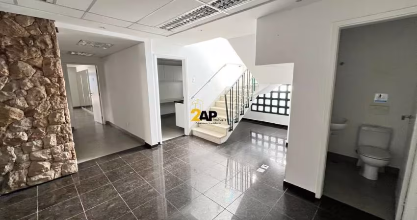 Casa comercial para locação no Jardim América - Pinheiros, São Paulo-SP! 6 salas, 6 banheiros, 7 vagas de garagem, 335,00 m² de área.