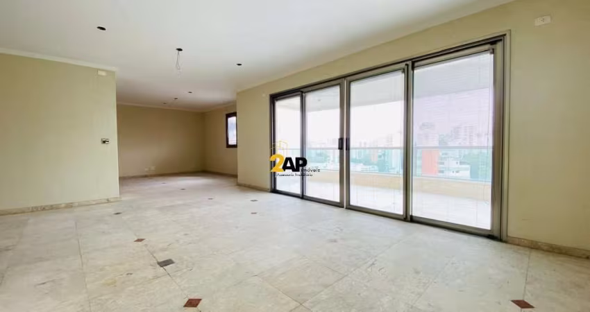 Apartamento reformado a venda na Vila Andrade, 4 suítes, 6 vagas, com 228m²