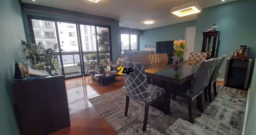 Apartamento á venda no Brooklin com 122m², 3 quartos sendo 1 suíte e 2 vagas.