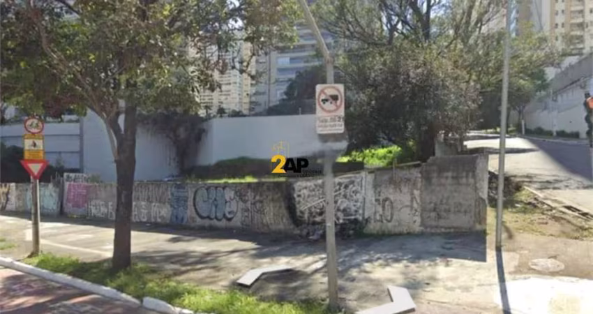 Terreno Comercial de 2.326m² à Venda no Campo Belo em São Paulo-SP