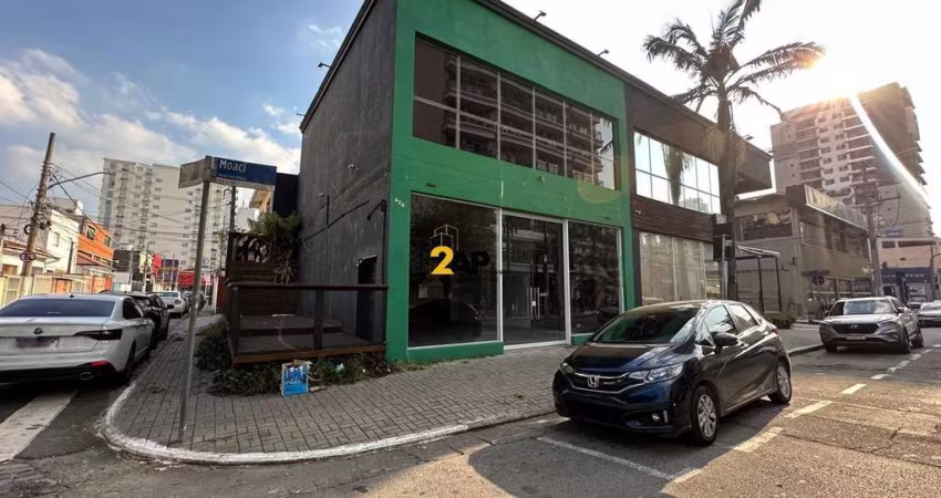 Aluguel de Loja Comercial em Moema, 4 Banheiros, 130m² de Área