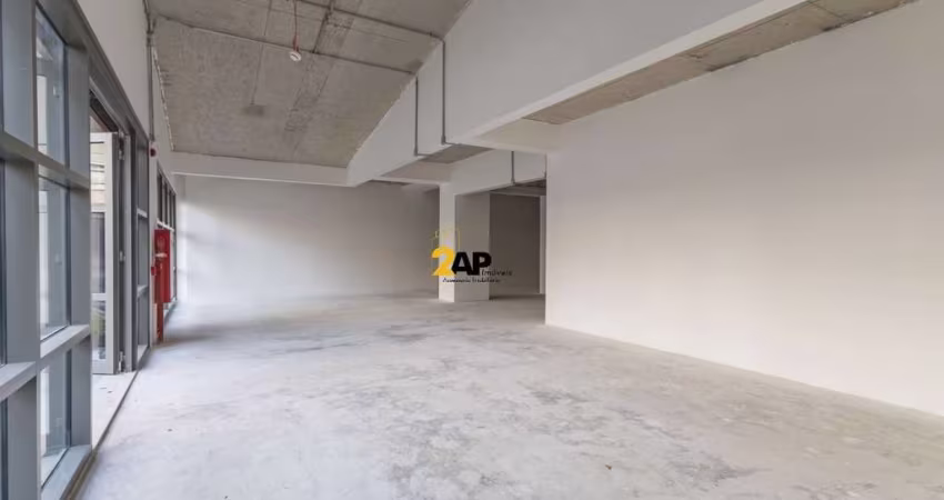 Loja Comercial Espaçosa e Moderna para Aluguel no Campo Belo com 390m², 5 Vagas de Garagem