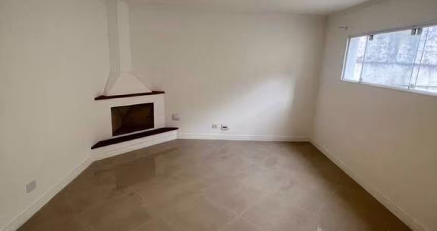 Imperdível! Casa à venda em São Paulo-SP, Vila Mariana. 3 quartos, 3 suítes, 6 banheiros, 2 vagas, 196m². Confira já!