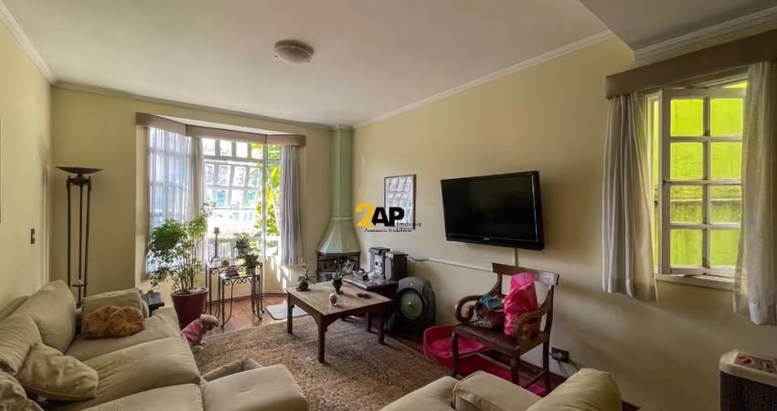Espetacular casa para locação em São Paulo-SP, no bairro Paraíso do Morumbi: 3 quartos, 3 suítes, 2 salas, 3 banheiros, 2 vagas de garagem, 128m²!