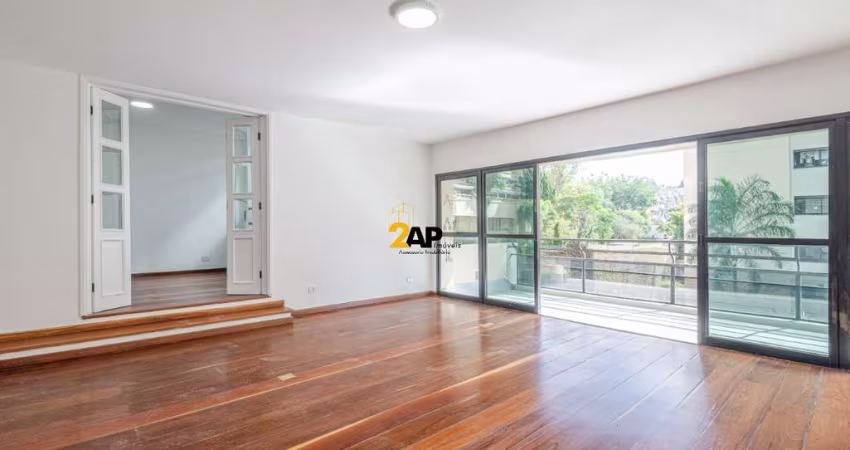 Apartamento á venda em Real Parque com 240m², 3 suítes e 3 vagas.