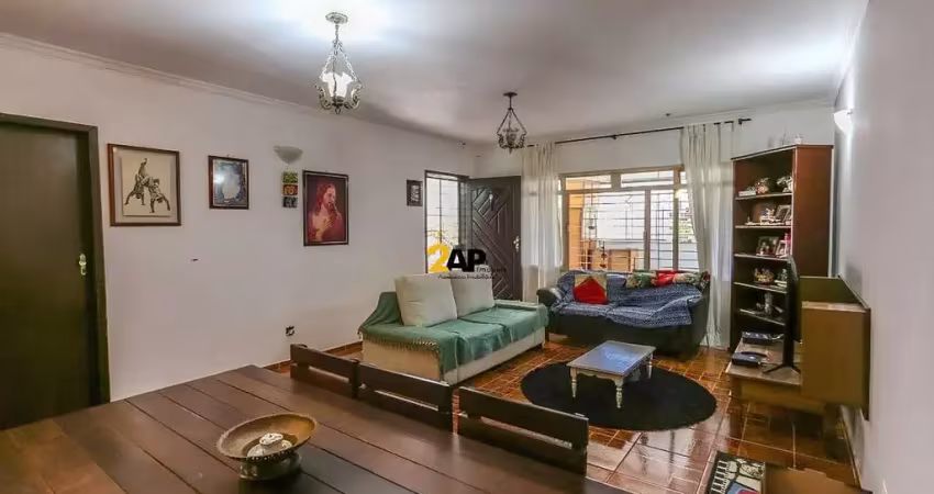 Casa à venda com 180m² no ferreira: 6 quartos, 1 suíte e 2 vagas. próximo ao metrô.