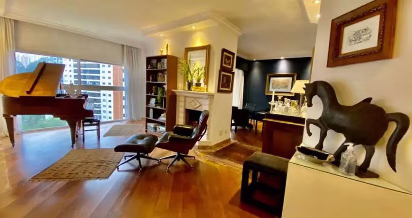 Cobertura de luxo à venda em Vila Suzana, São Paulo-SP: 4 quartos, 4 suítes, 6 banheiros, 4 vagas, 570m². Confira!