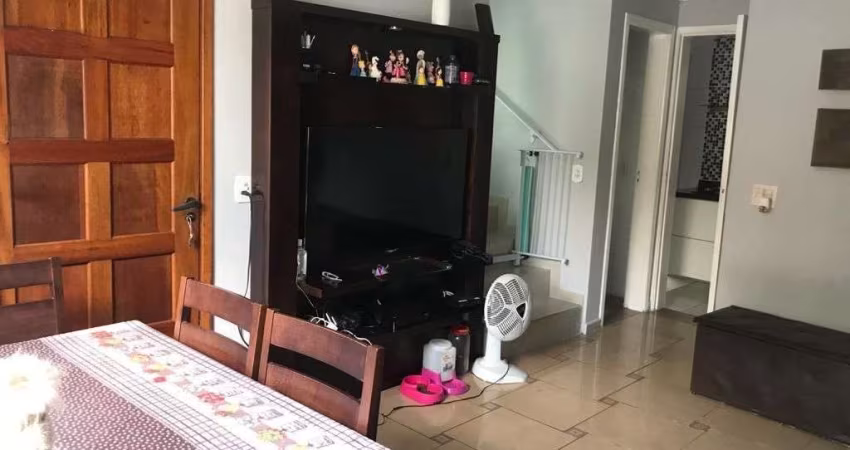Imperdível oportunidade de adquirir casa em condomínio no Parque Munhoz, São Paulo-SP! 3 quartos, 1 suíte, 3 banheiros, 2 vagas de garagem e 80,00 m² de área.