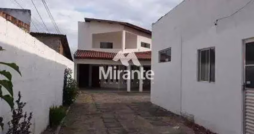Casa para vender com 8 quartos sendo 2 suítes no bairro santa mônica em feira de santana