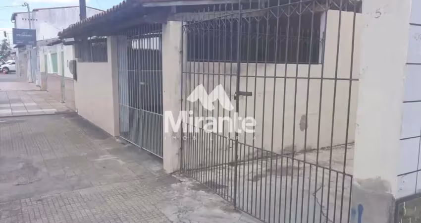 Casa para vender com 5 quartos no bairro pilão em feira de santana