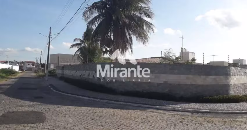 Casa para vender com 4 quartos sendo 2 suítes no bairro muchila em feira de santana