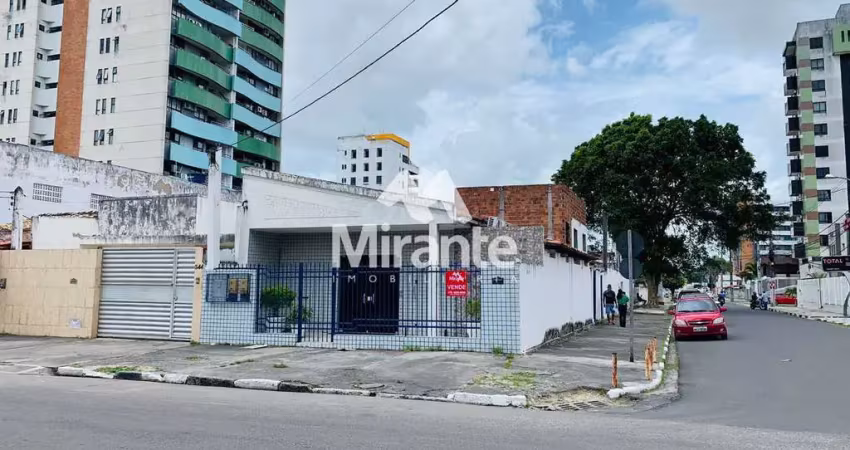 Casa à venda na Rua Governador Juracy Magalhães, 352, Ponto Central, Feira de Santana