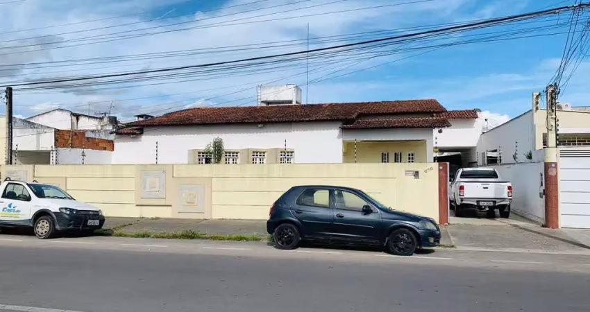 Casa para vender no bairro serraria brasil em feira de santana