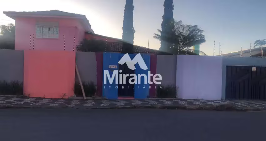 Casa à venda na Rua Felinto Marques de Cerqueira, 571, Capuchinhos, Feira de Santana