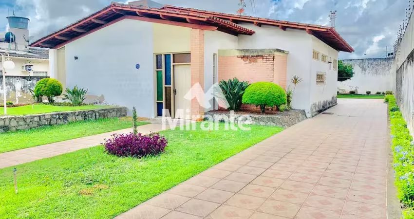 Casa à venda na Rua Doutor Sabino Silva, 875, Ponto Central, Feira de Santana