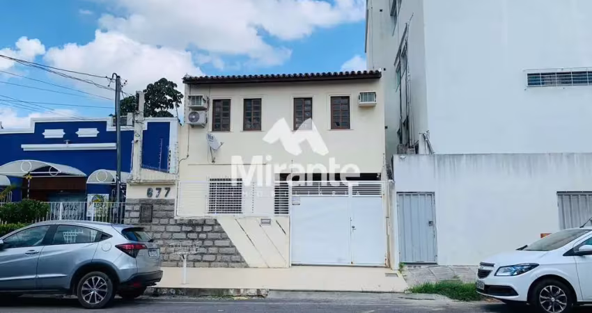 Casa para vender com 4 quartos sendo 2 suítes no bairro ponto central em feira de santana