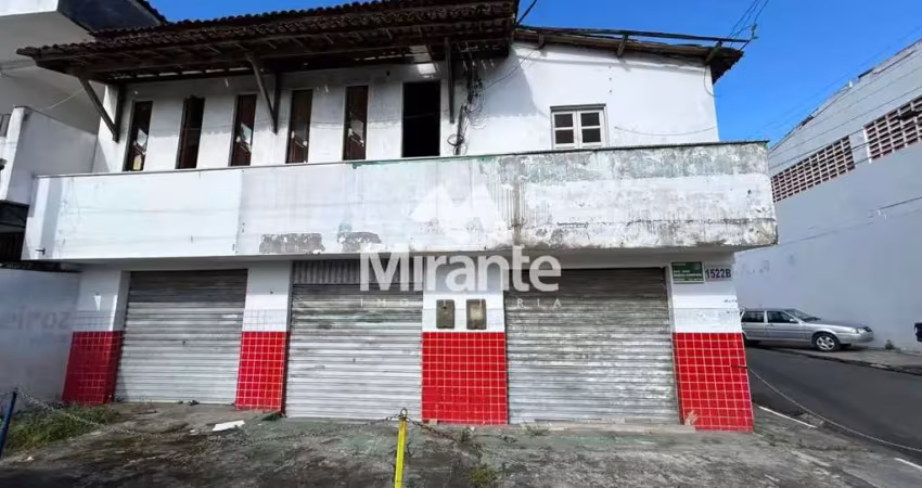 Casa à venda na Avenida Governador João Durval Carneiro, 1522, Capuchinhos, Feira de Santana