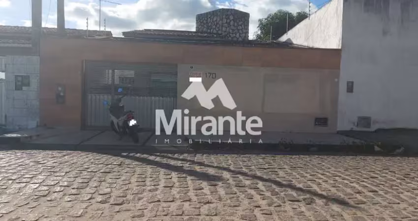 Casa para vender com 3 quartos sendo 1 suítes no bairro tomba em feira de santana