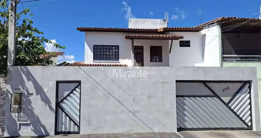 Casa para vender com 4 quartos sendo 1 suíte no bairro são joão em feira de santana