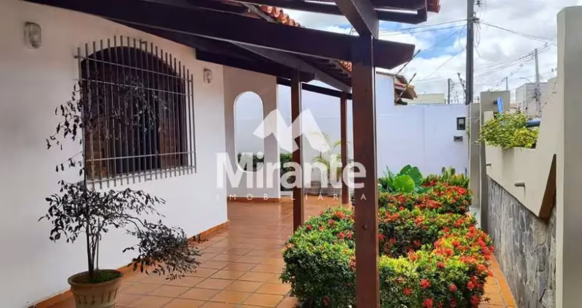 Casa para vender com 3 quartos sendo 1 suíte no bairro queimadinha em feira de santana