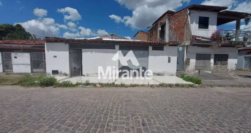 Casa para vender com 3 quartos sendo 1 suíte no bairro 35 bi em feira de santana