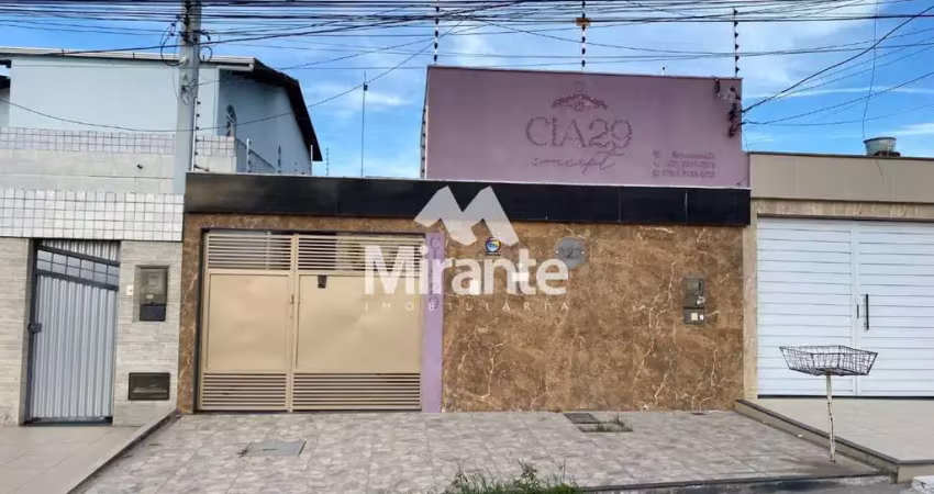 Casa à venda na Rua Campos Sales, 332, Ponto Central, Feira de Santana