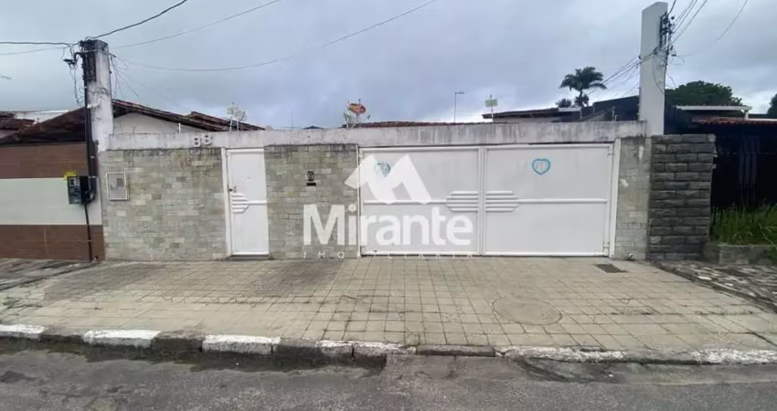 Casa para vender com 3 quartos sendo 1 suíte no bairro capuchinhos em feira de santana