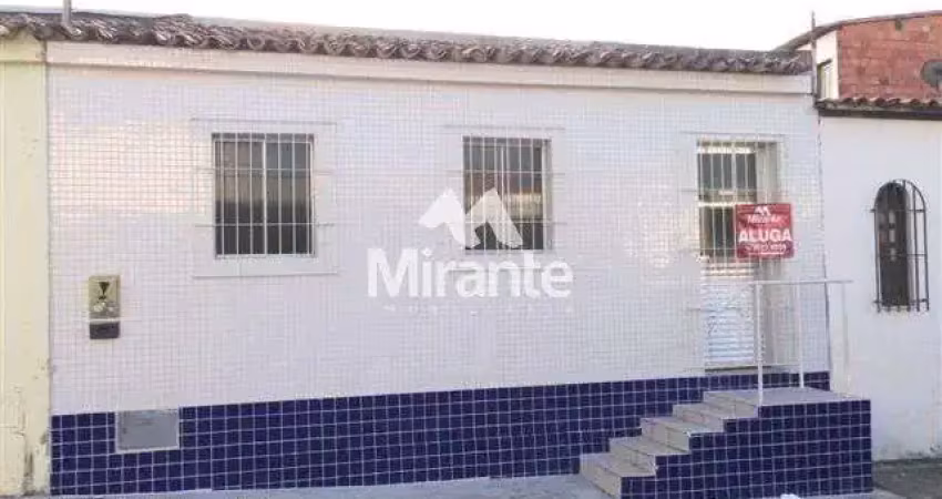 Casa para alugar na Rua Artur Bernardes, 125, Queimadinha, Feira de Santana