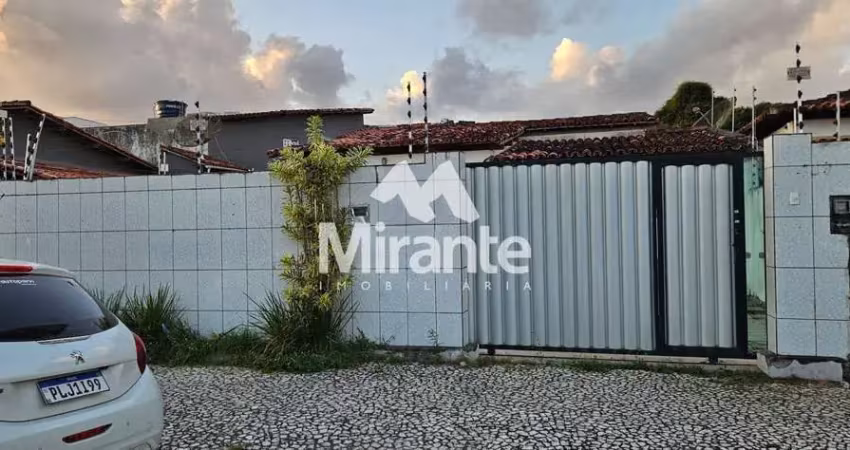 Casa para alugar com 5 quartos sendo 1 suíte no bairro capuchinhos em feira de santana