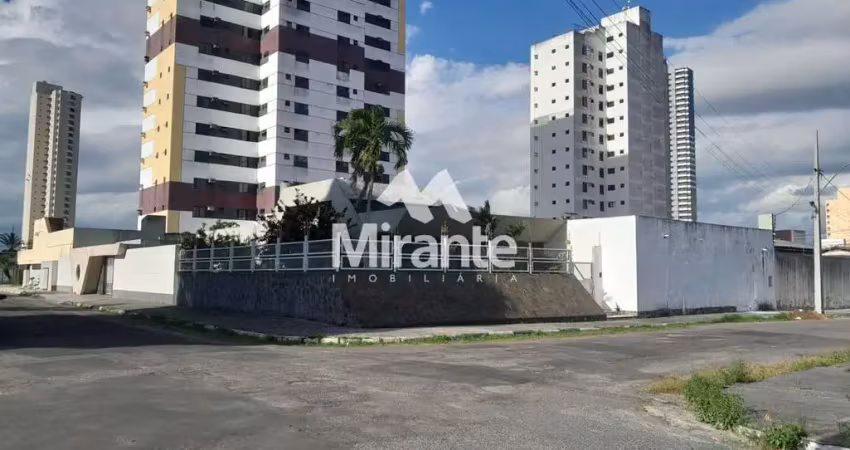 Casa para alugar com 4 quartos sendo 3 suítes no bairro santa mônica em feira de santana