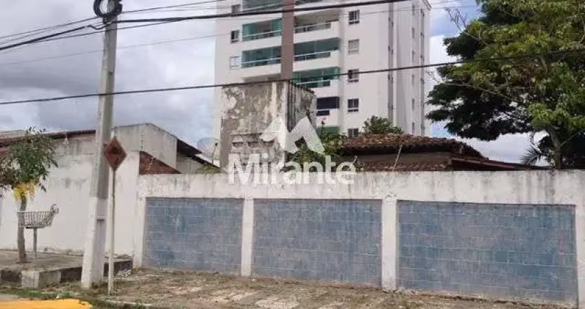 Casa para alugar na Rua Rio Tocantins, 374, Santa Mônica, Feira de Santana