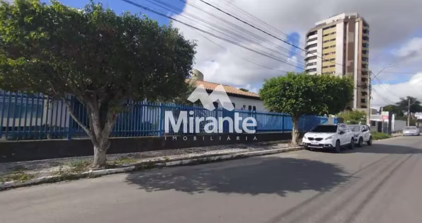 Casa para alugar com 6 quartos sendo 1 suítes no bairro santa mônica em feira de santana