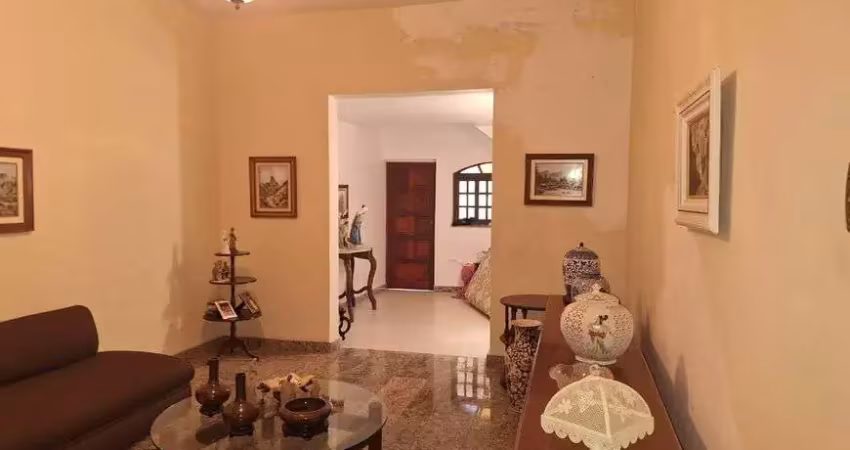 Vendo sitio na região do rio do ouro, lindo sitio com bastante espaço e tranquilidade.