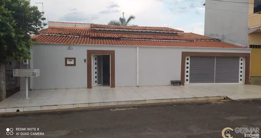 Excelente residencial, próximo ao centro, rico em armários