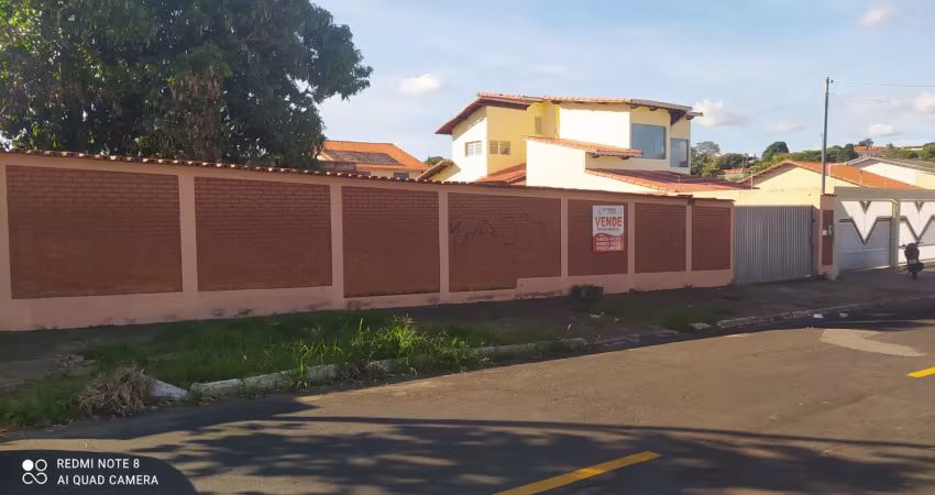 Edícula em laje, com dois terrenos, centro - 720 metros de terreno