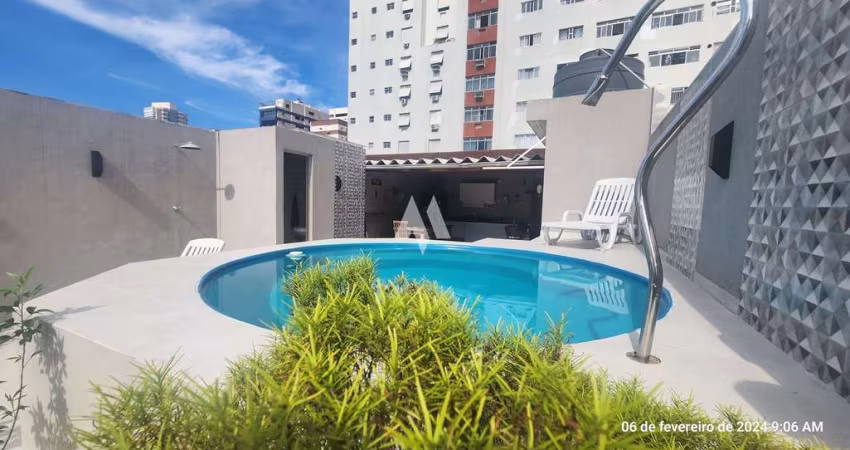 Viva com Conforto e Estilo em um Sobrado de Três Andares!