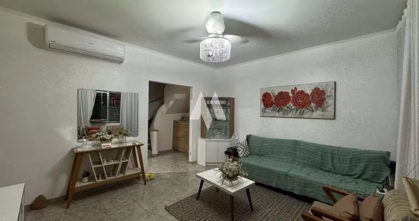Sobrado  com 3 quartos á venda em Santos