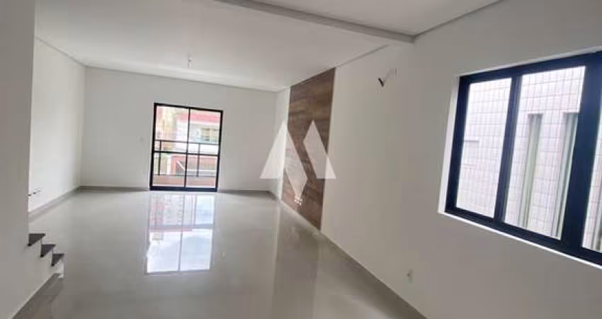 Casa Sobreposta com 4 Dormitórios e 2 suítes - Embaré / Santos