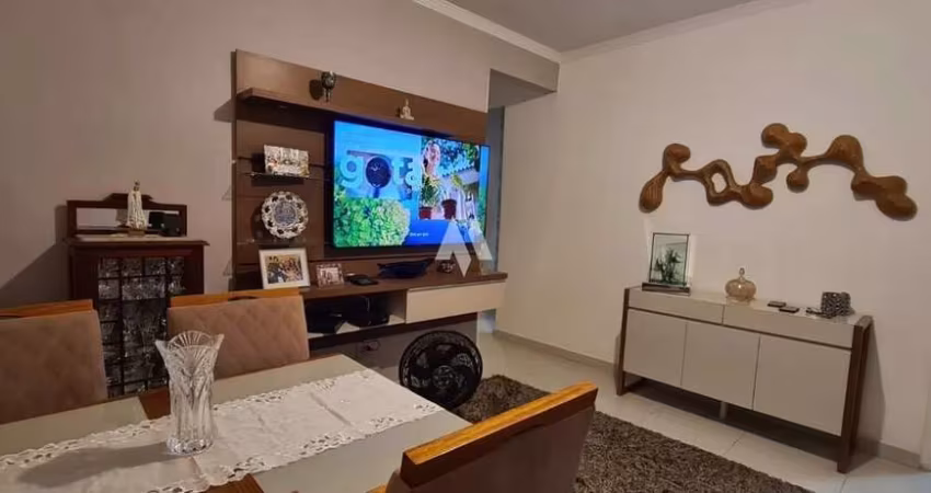 Apartamento com garagem fechada no Embaré