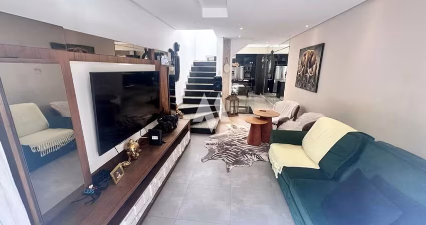 Casa sobreposta no bairro da  Aparecida, Santos/SP, Grande oportunidade.