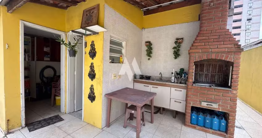 Casa com 4 quartos e 3 banheiros à venda, 209 m² por r$ 900.000