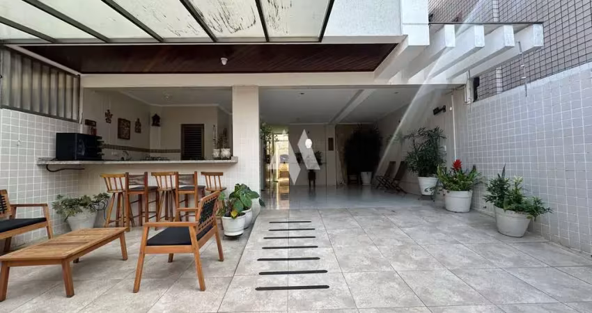 Casa com 3 quartos à venda na Rua Galeão Coutinho, Embaré, Santos