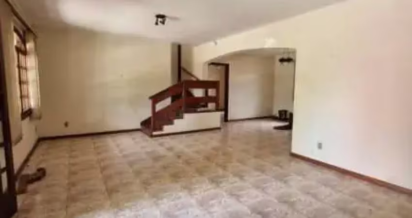 Casa com 3 quartos à venda na Avenida Getúlio Vargas, Jardim Europa, Bauru
