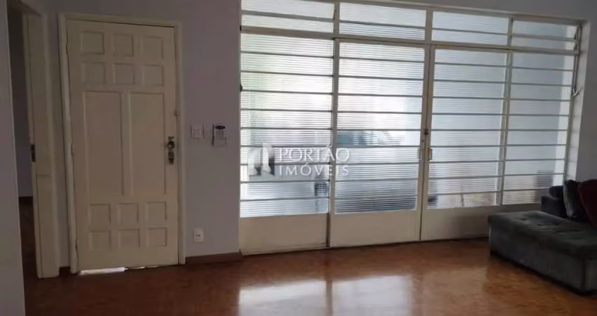 Casa com 5 quartos para alugar na Rua Albino Tâmbara, 1-32, Vila Cidade Universitária, Bauru