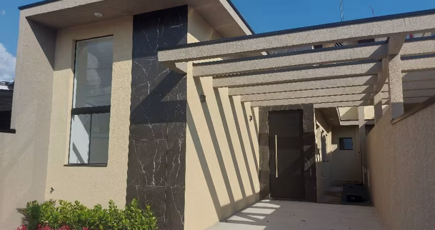 Excelente casa nova, 3Q sendo 1 suíte, 2 vagas.
