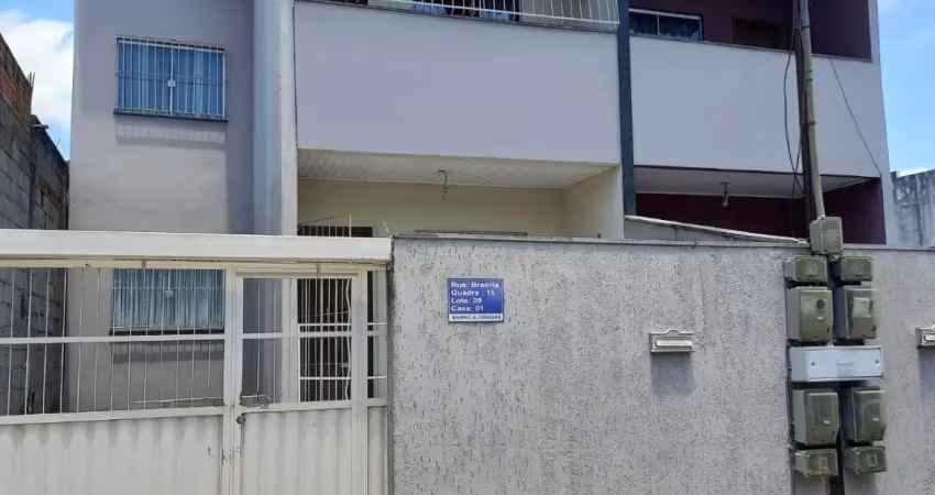 Casa  duplex de 70m²,  com cave e quintal em alterosas, civit i, serra/es