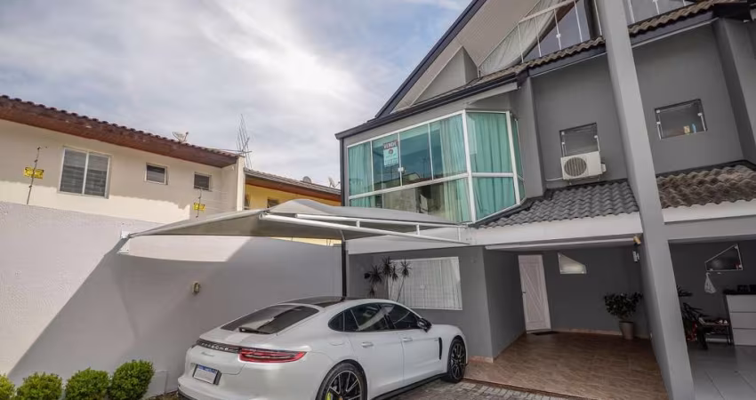 Sobrado mobiliado e decorado a venda no ecoville